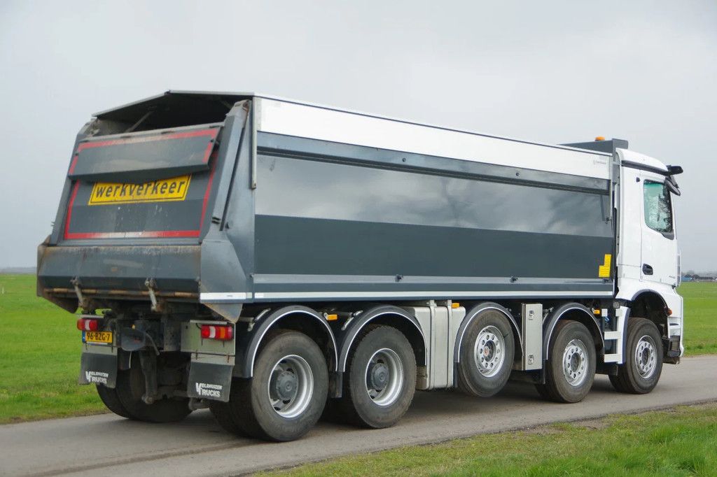 Mercedes-Benz AROCS 4945 49-tons 10x4 midlift met Hyva kipper