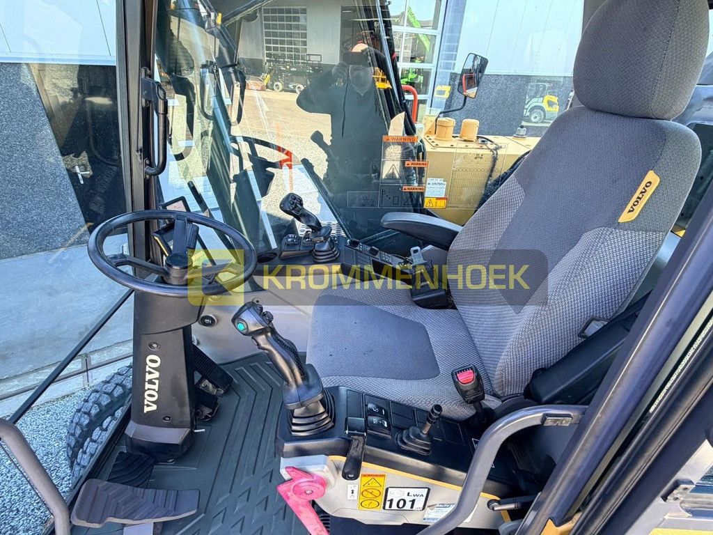 Volvo EW 180 E Tilt Rotator Steelwrist X20 KH9125