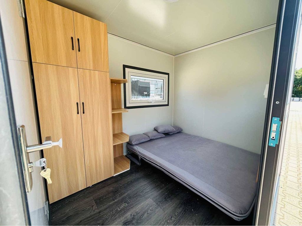 Mobile living unit with bathroom 2025