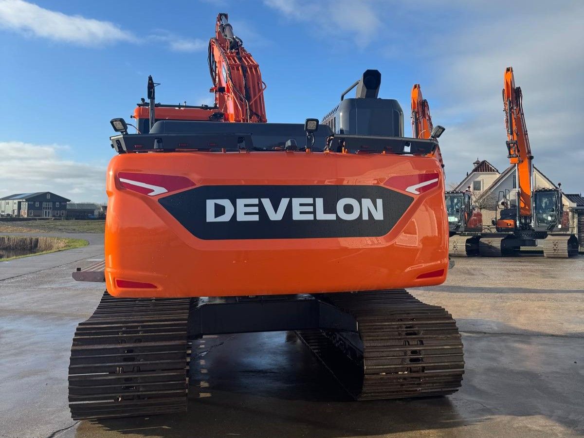 Develon DX225LC-7