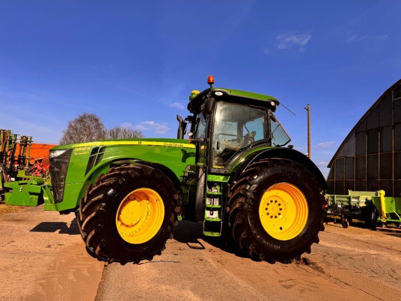 John Deere 8320 R