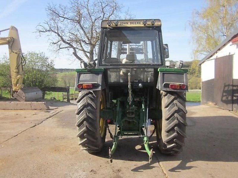John Deere 3040
