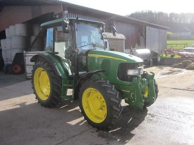 John Deere 5720