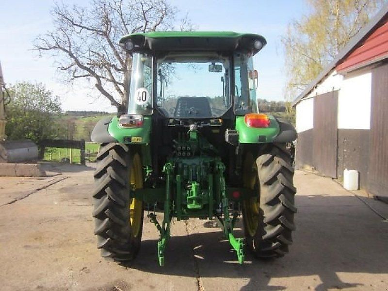 John Deere 5720