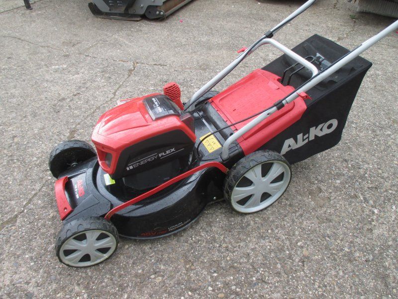 Alko 46.9 Li SP Akku mit Antrieb 2 Akkus erst 9 Monate alt mit Garant