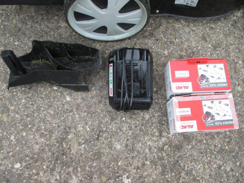 Alko 46.9 Li SP Akku mit Antrieb 2 Akkus erst 9 Monate alt mit Garant