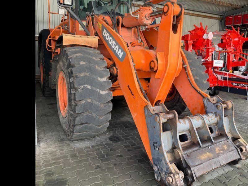 Doosan DL 300 Long Boom