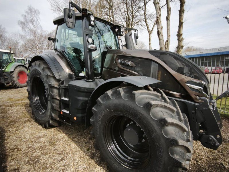 Valtra Q265