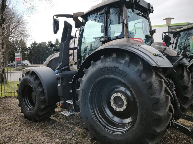 Valtra Q265