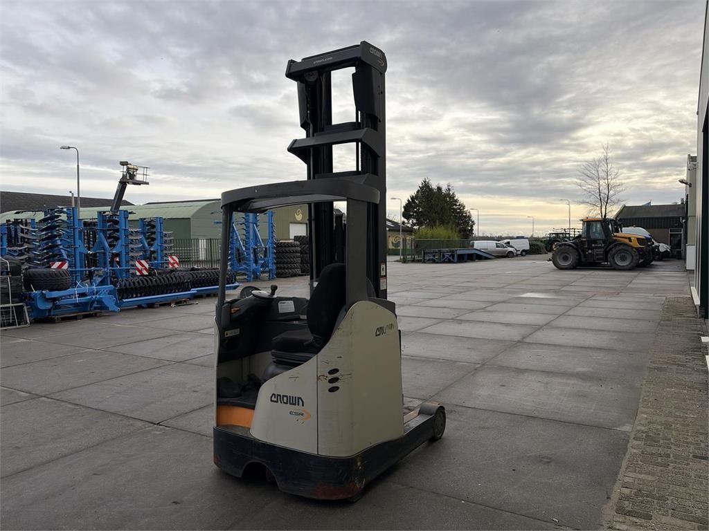 Crown Heftruck ESR 5240-14 Reachtruck