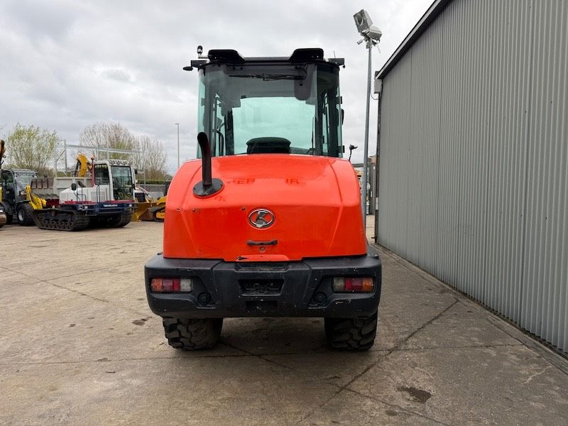 Kubota R 065