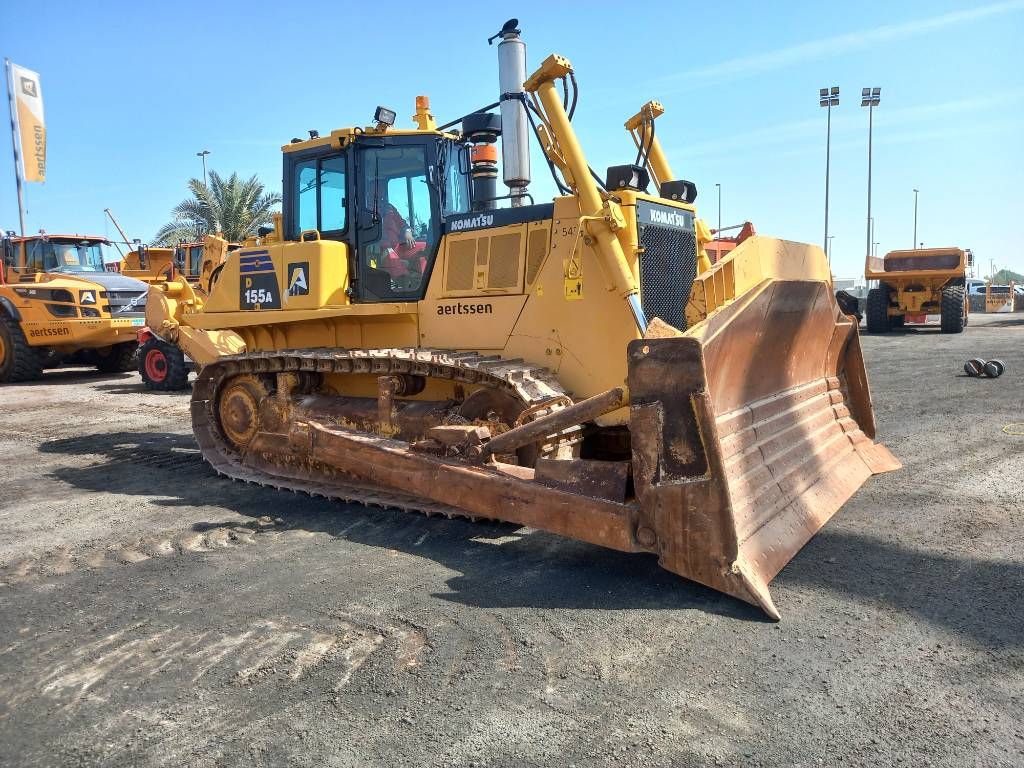 Komatsu D155A-6R (4 pcs available for sale in Abu Dhabi)