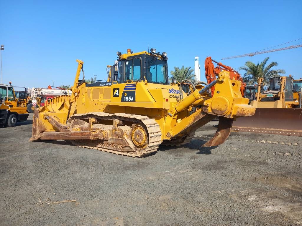 Komatsu D155A-6R (4 pcs available for sale in Abu Dhabi)