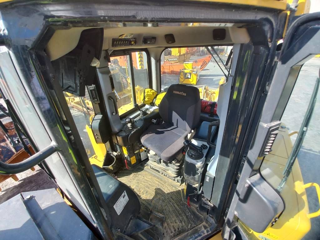 Komatsu D155A-6R (4 pcs available for sale in Abu Dhabi)