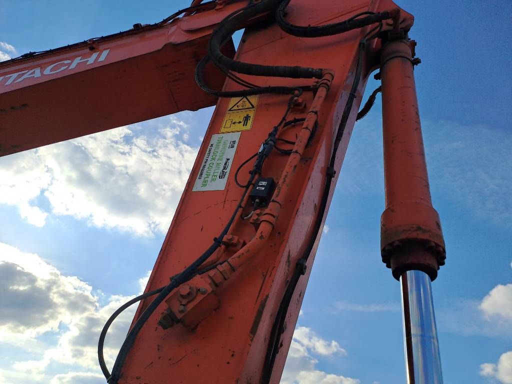 Hitachi ZX350LC-6 (+Trimble Earthworks GPS)