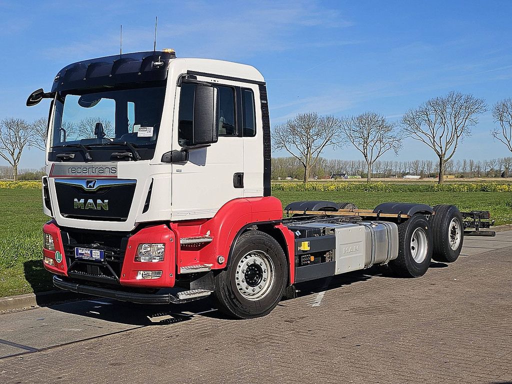 M.A.N. 26.460 TGS 6x2*4