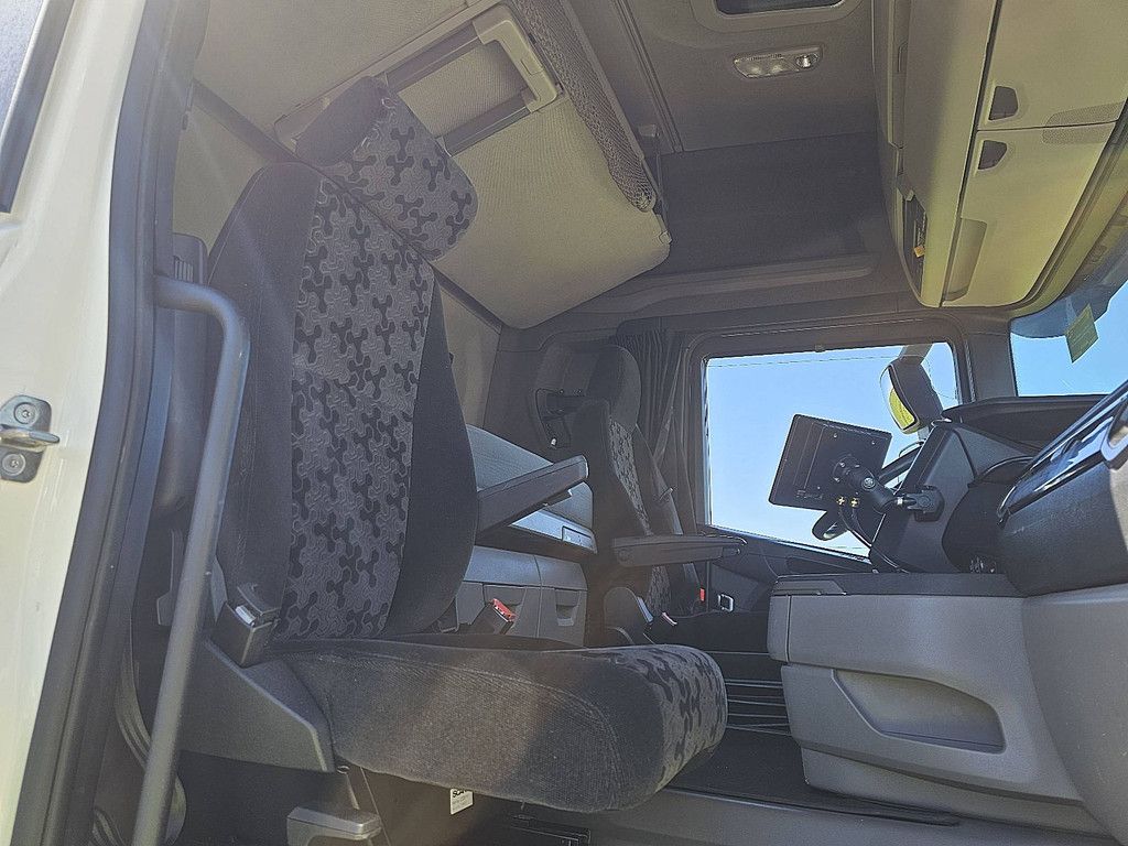 SCANIA R450 hl,adr exiii,fl