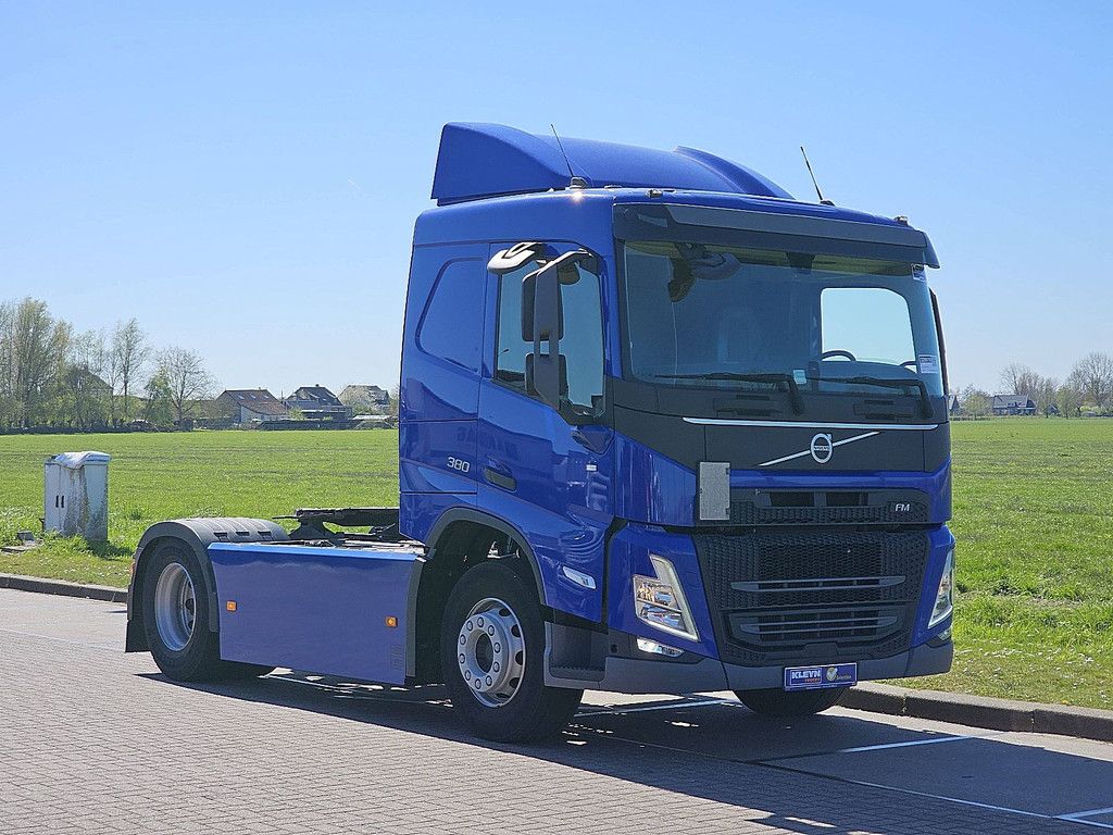 VOLVO FM 380 180dkm skirts