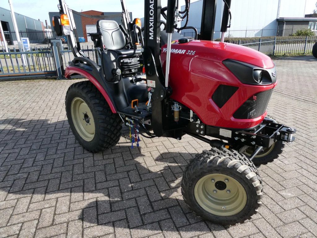 Yanmar SA326 4wd HST / 00020 Draaiuren / Maxiloader