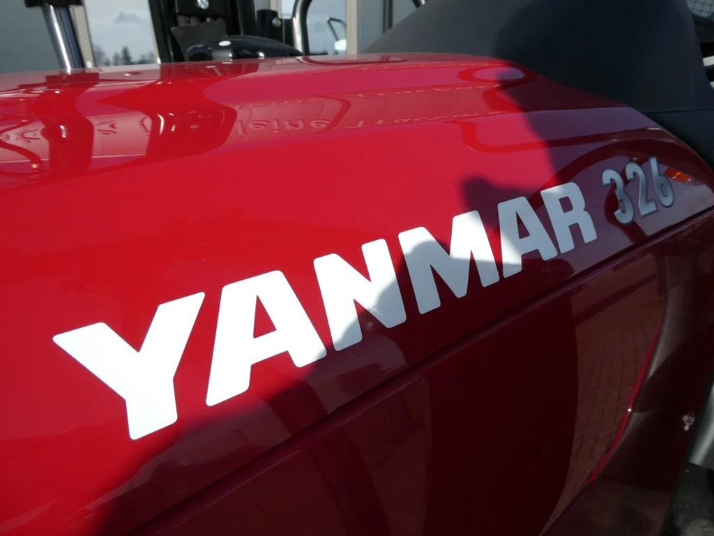 Yanmar SA326 4wd HST / 00020 Draaiuren / Maxiloader