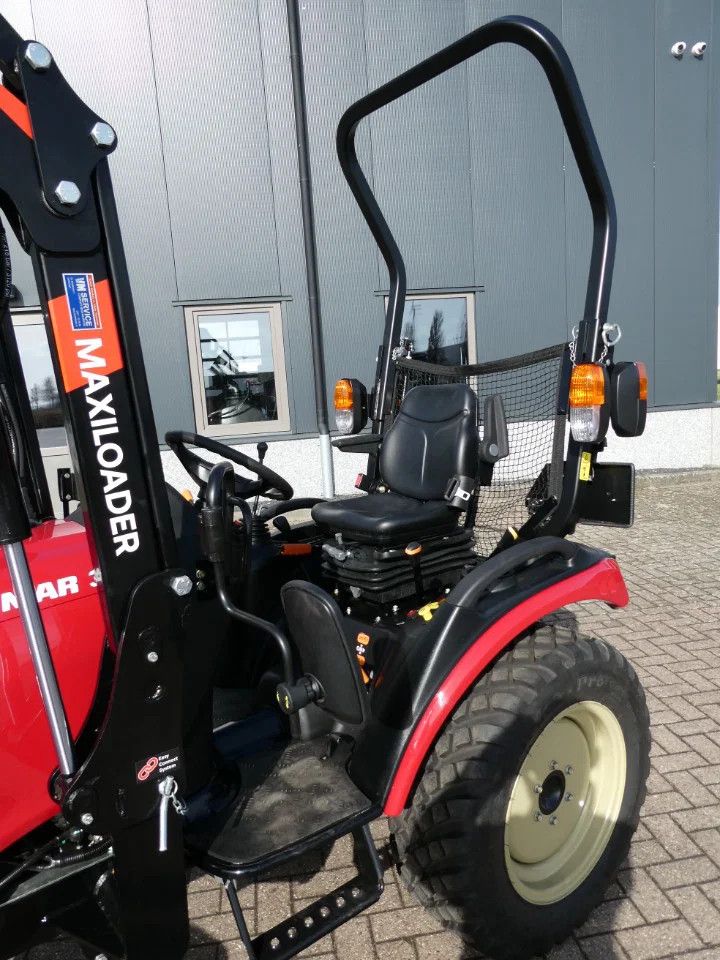 Yanmar SA326 4wd HST / 00020 Draaiuren / Maxiloader