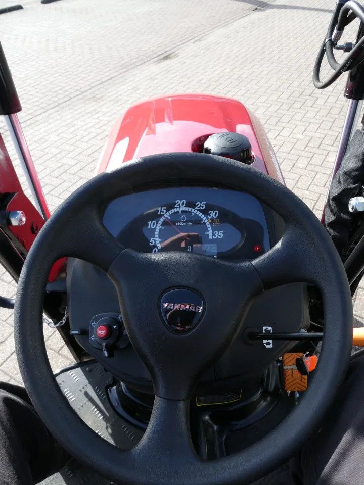 Yanmar SA326 4wd HST / 00020 Draaiuren / Maxiloader