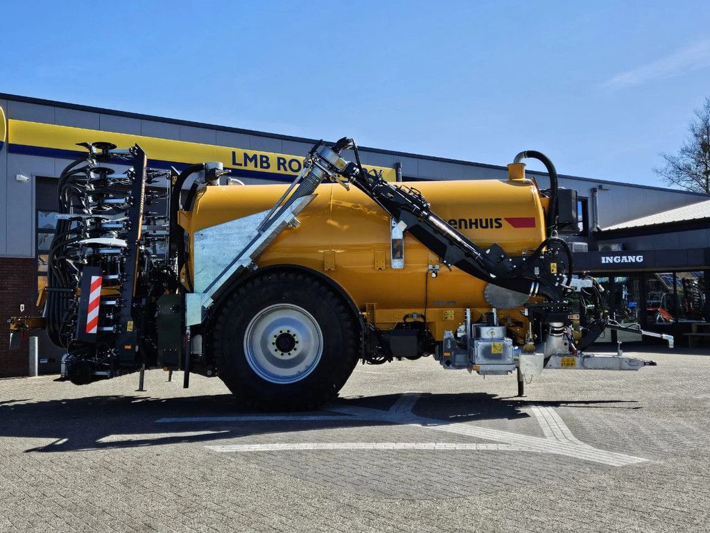 Veenhuis Premium Quad Shift 15.800 met Fullject 9m bemester