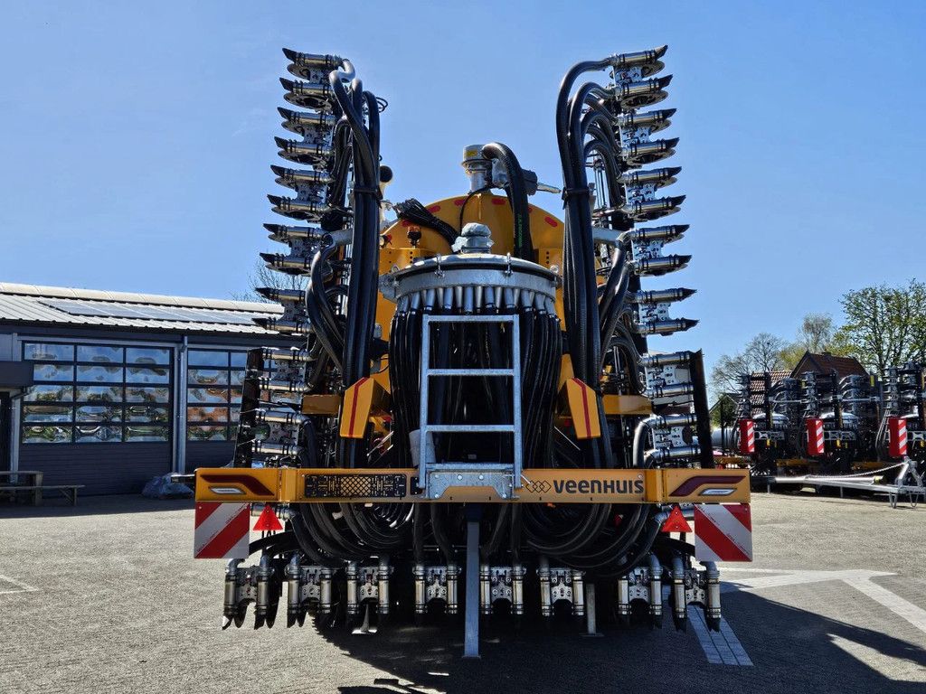 Veenhuis Premium Quad Shift 15.800 met Fullject 9m bemester