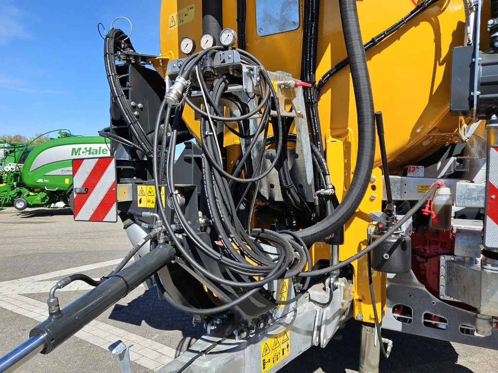 Veenhuis Premium Quad Shift 15.800 met Fullject 9m bemester