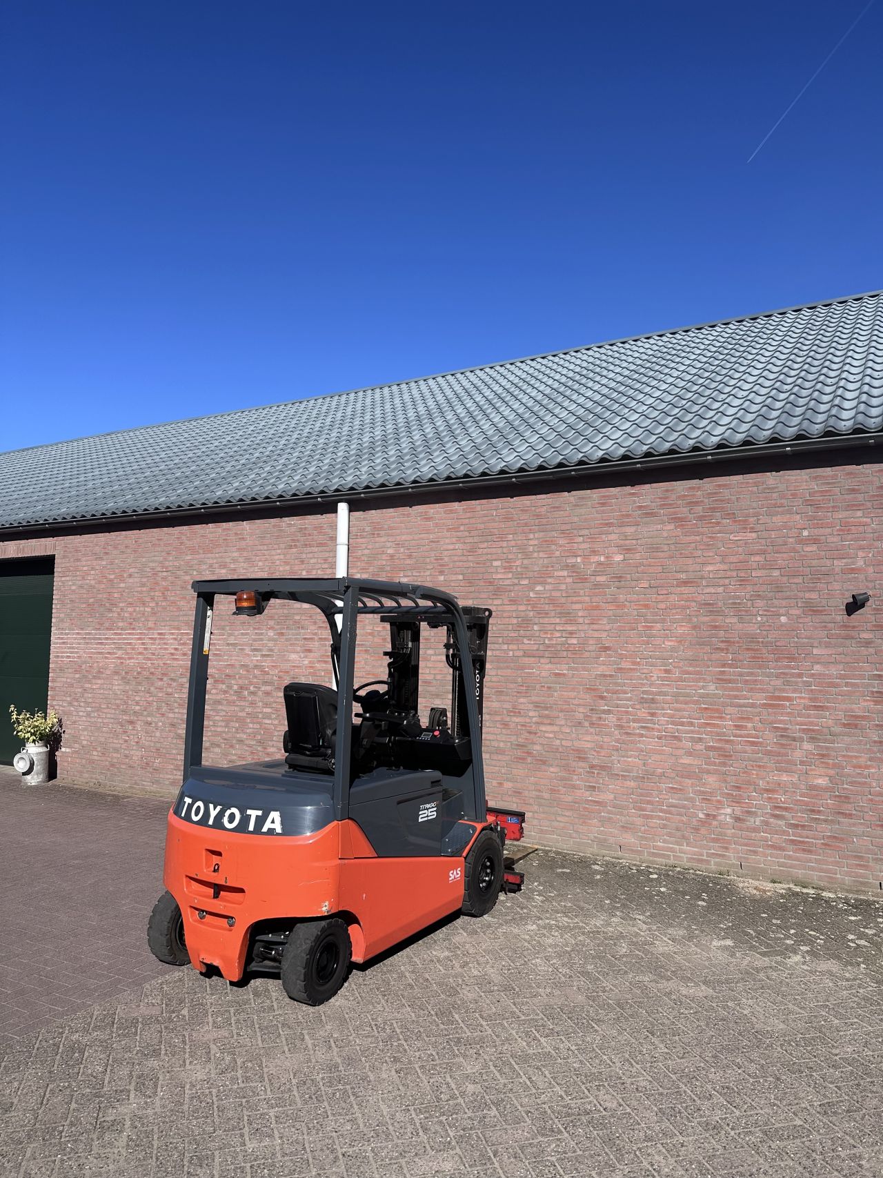 Toytota 8FBMT25 Nieuwstaat! 600 uur! triplo elektrische heftruck