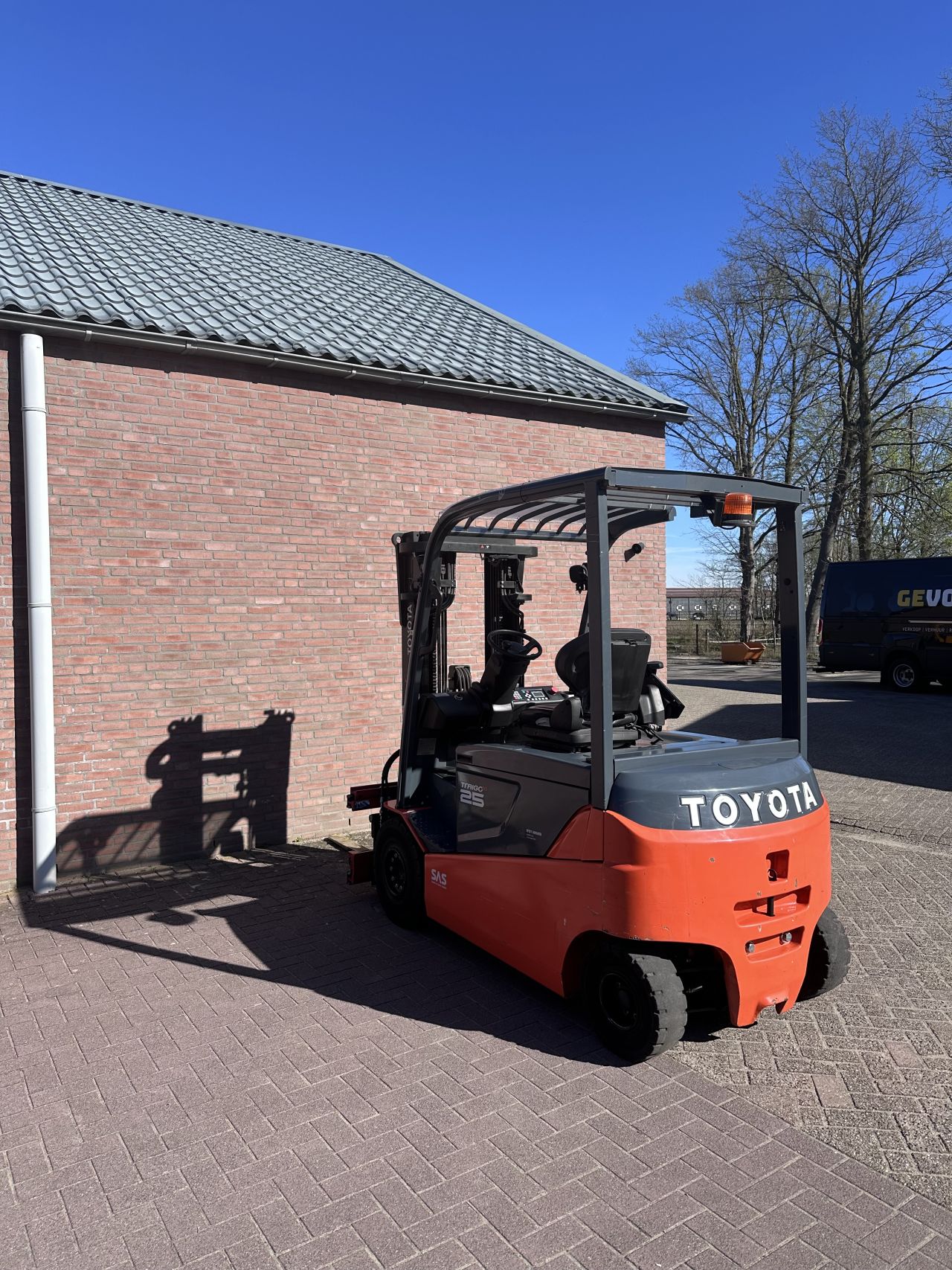 Toytota 8FBMT25 Nieuwstaat! 600 uur! triplo elektrische heftruck