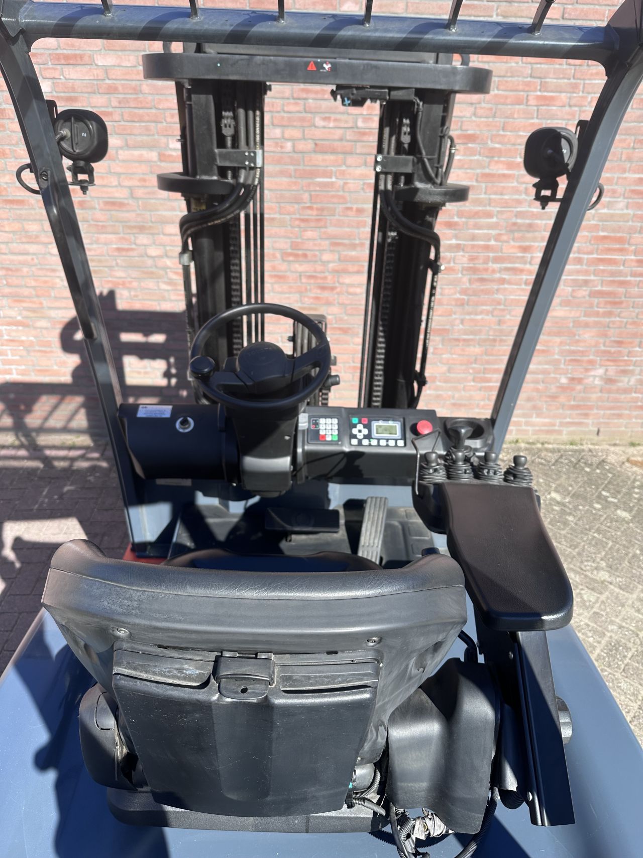 Toytota 8FBMT25 Nieuwstaat! 600 uur! triplo elektrische heftruck