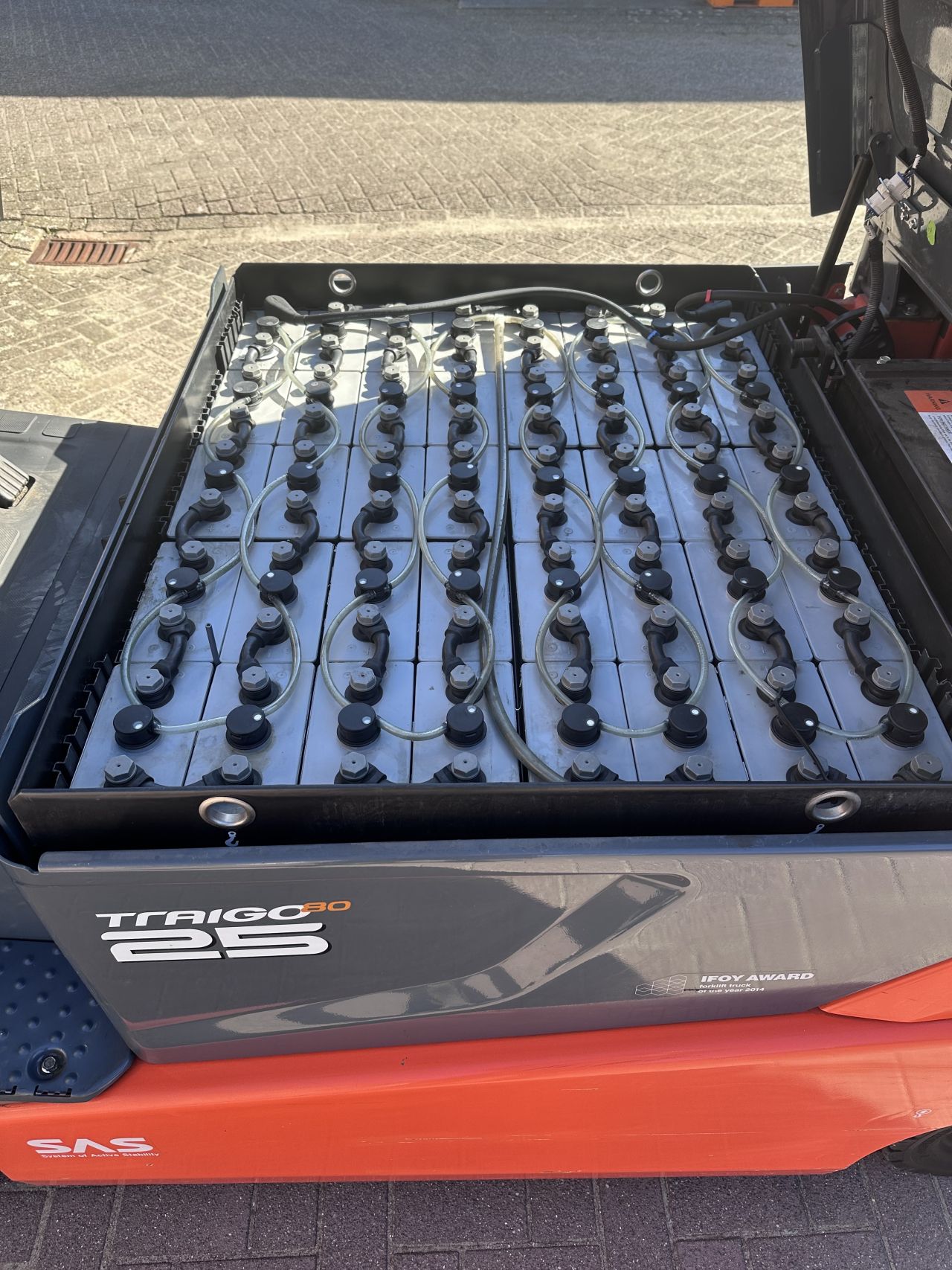 Toytota 8FBMT25 Nieuwstaat! 600 uur! triplo elektrische heftruck