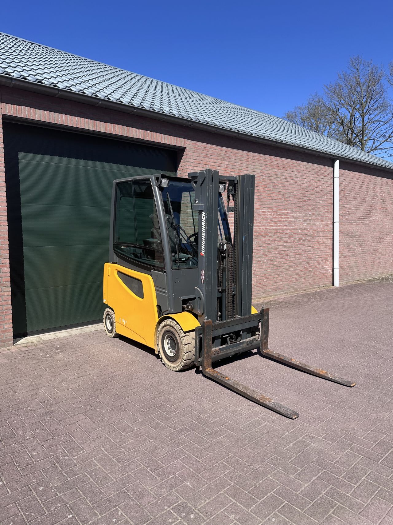 Jungheinrich EFG425 2500kg triplo elektrische heftruck