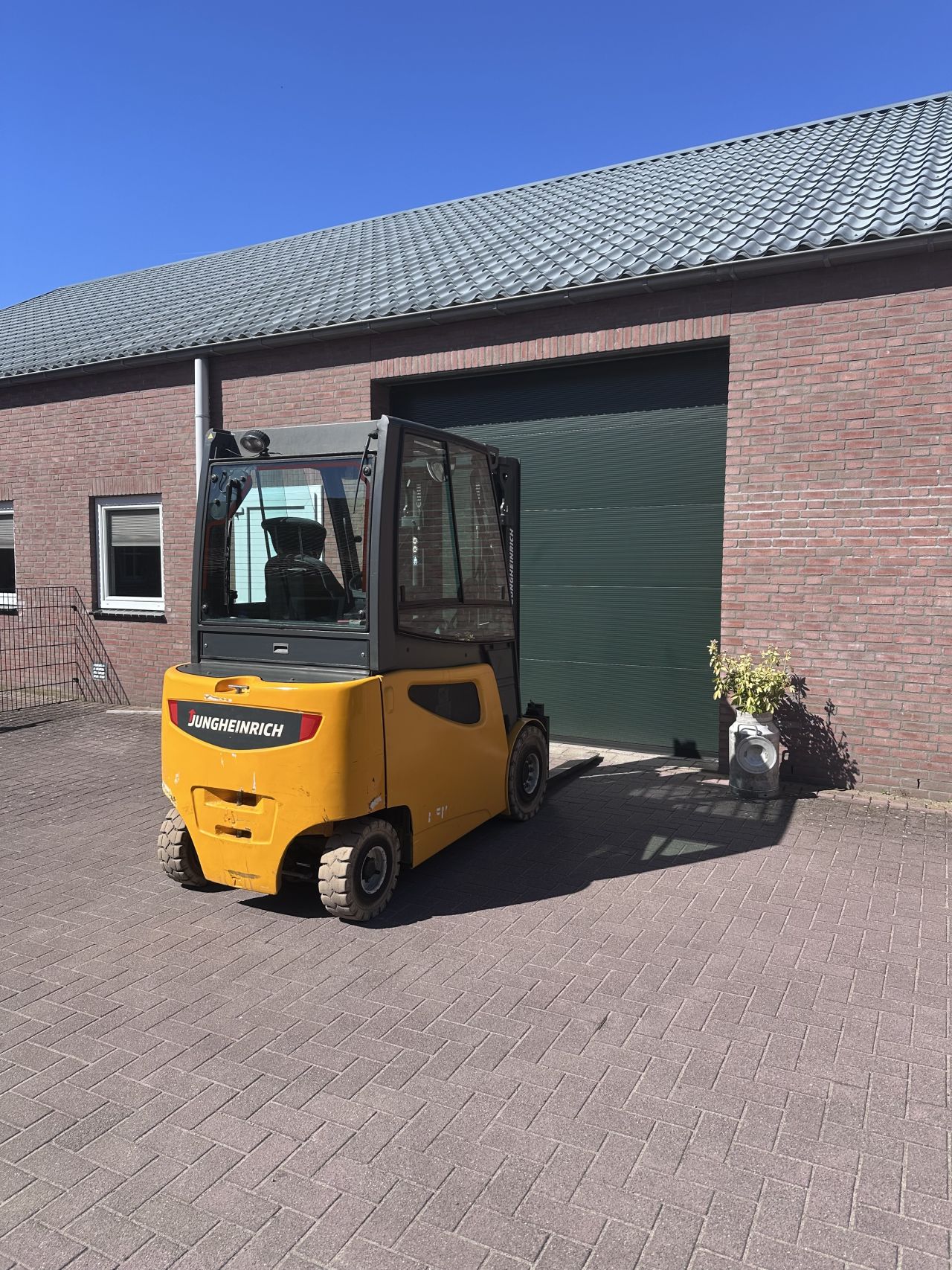 Jungheinrich EFG425 2500kg triplo elektrische heftruck