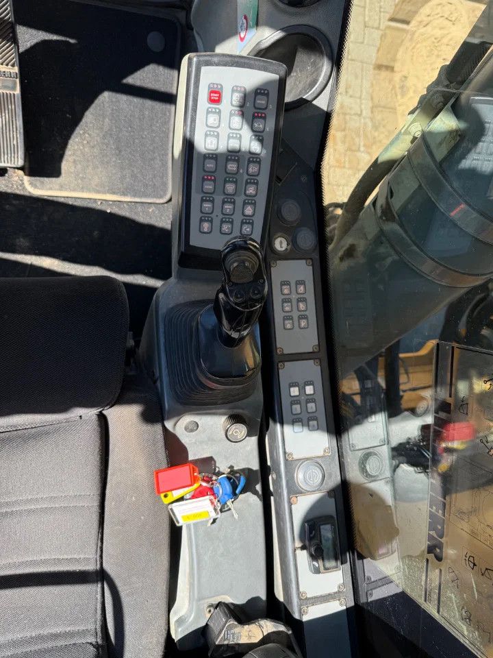 Liebherr R946 Long Reach