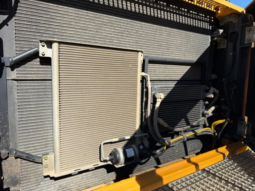 Liebherr R946 Long Reach