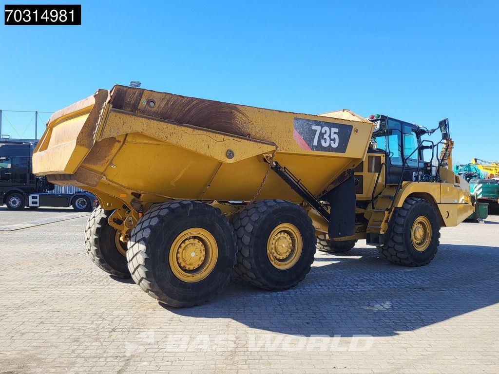 Caterpillar 735