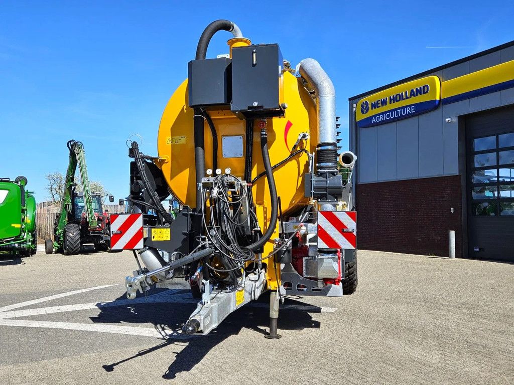 Veenhuis Premium Quad Shift 15.800 met Fullject 9m bemester