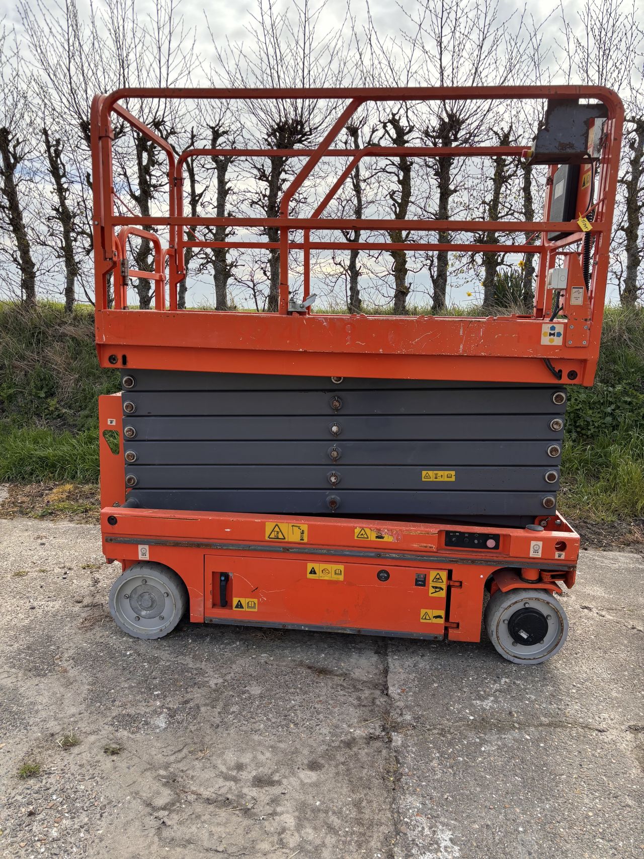 Elektrische schaarhoogwerker - werkhoogte 14,0m - 2016 - 116 uur