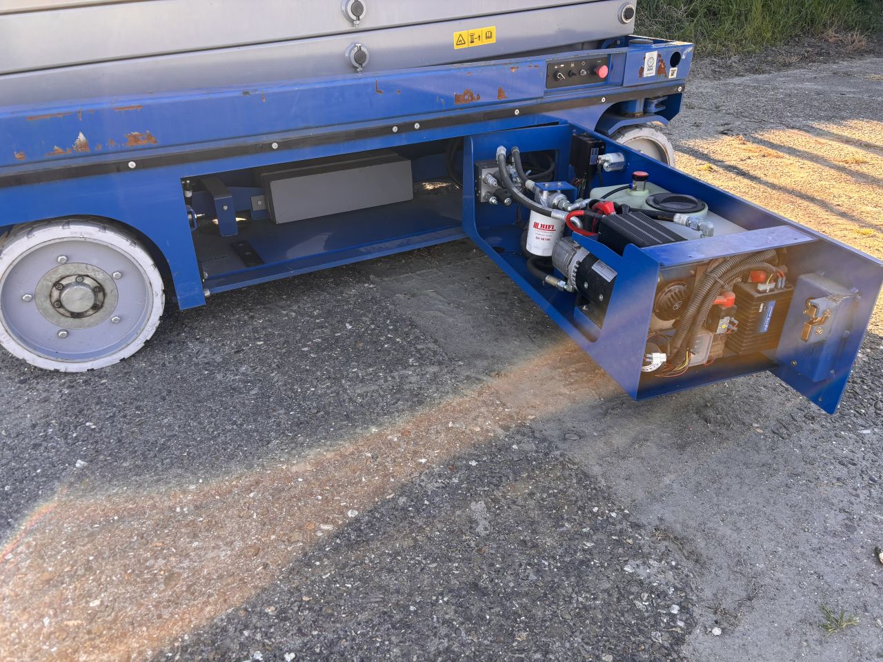 Elektrische schaarhoogwerker - werkhoogte 16,0m - 2020 - 106 uur