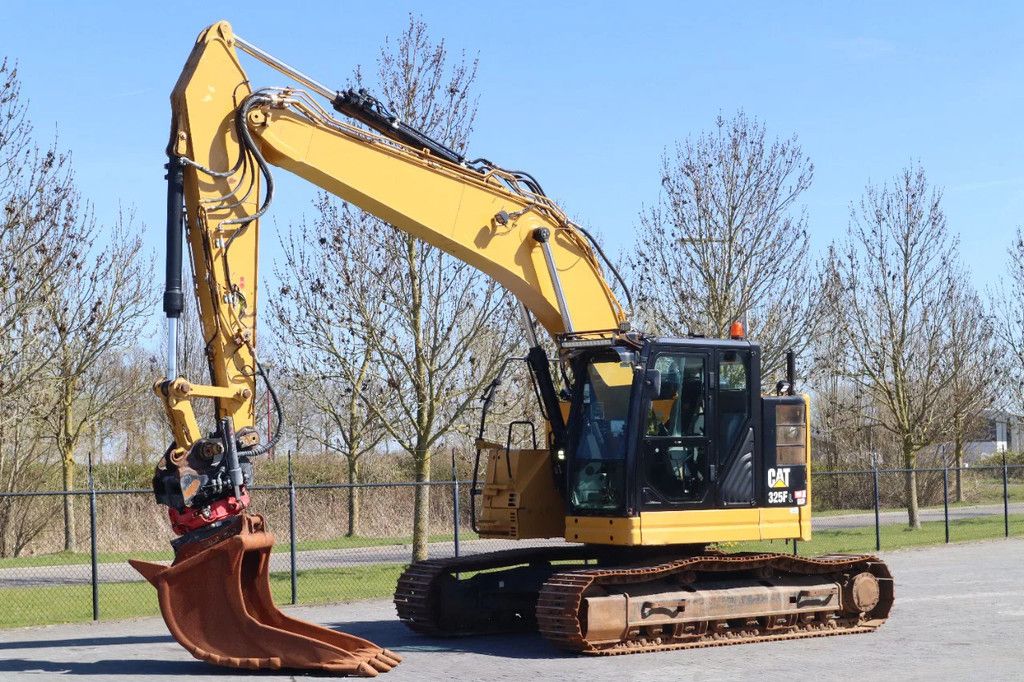 Caterpillar 325 F LCR | ROTOTILT | BUCKET