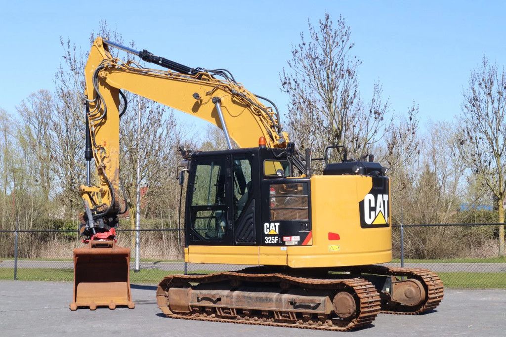 Caterpillar 325 F LCR | ROTOTILT | BUCKET
