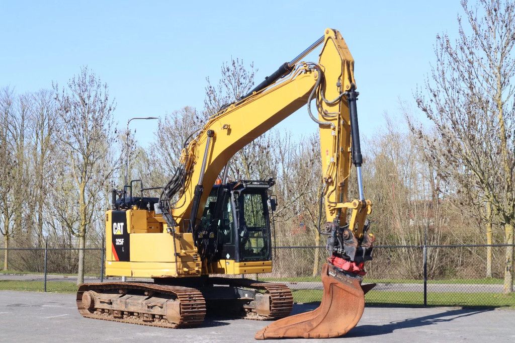 Caterpillar 325 F LCR | ROTOTILT | BUCKET