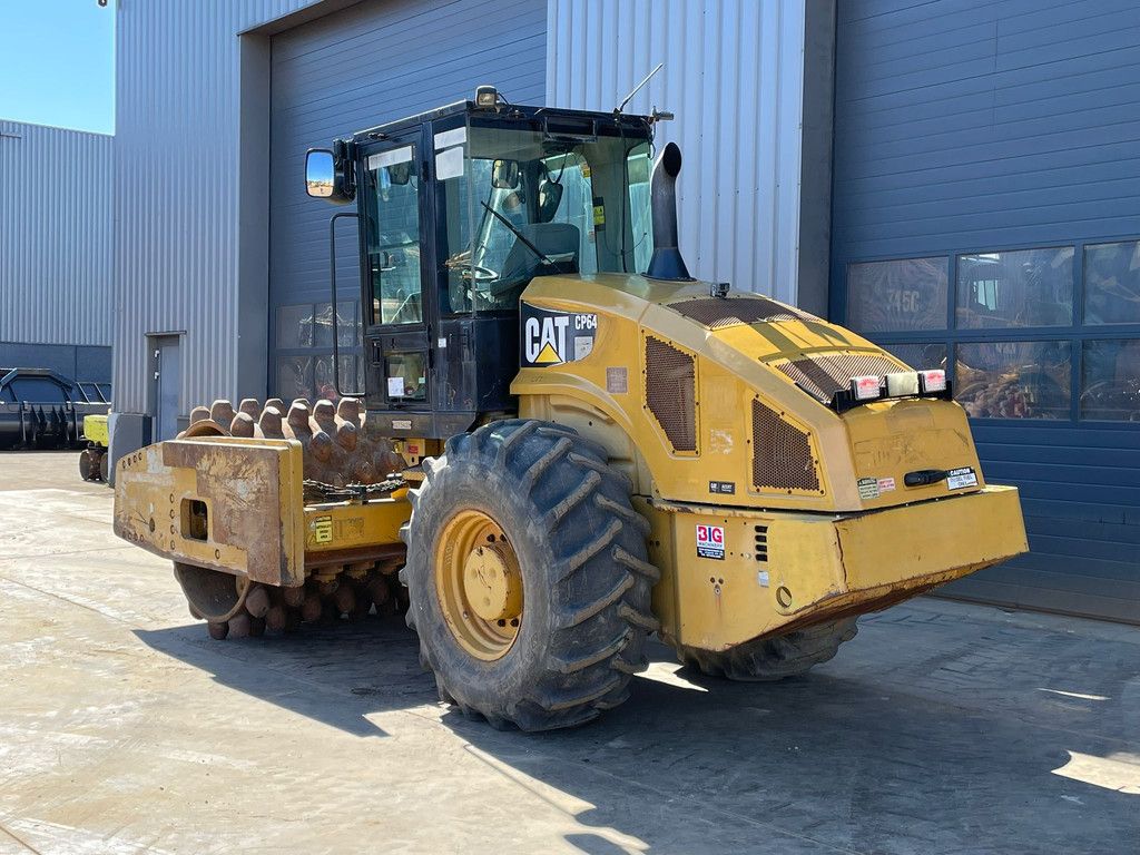 Caterpillar CP64