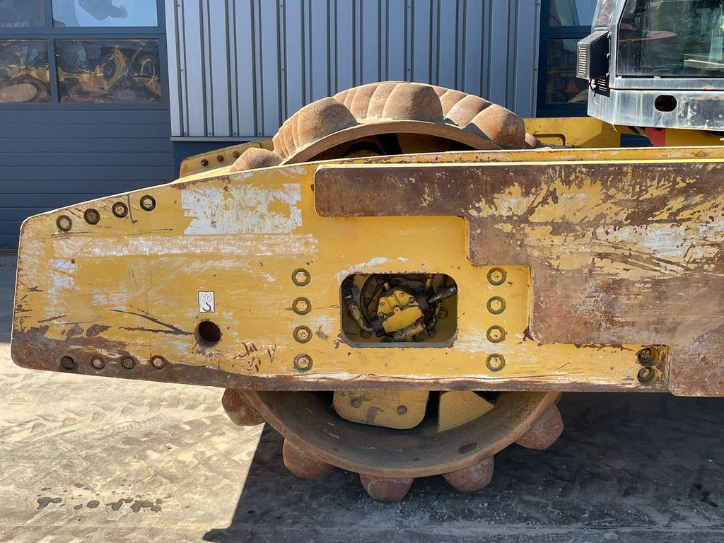 Caterpillar CP64