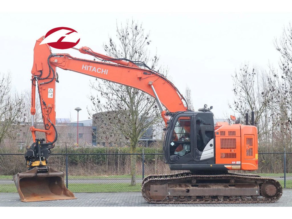 Hitachi ZX225 US LC-6 | ROTOTILT | BUCKET | GOOD CONDITION