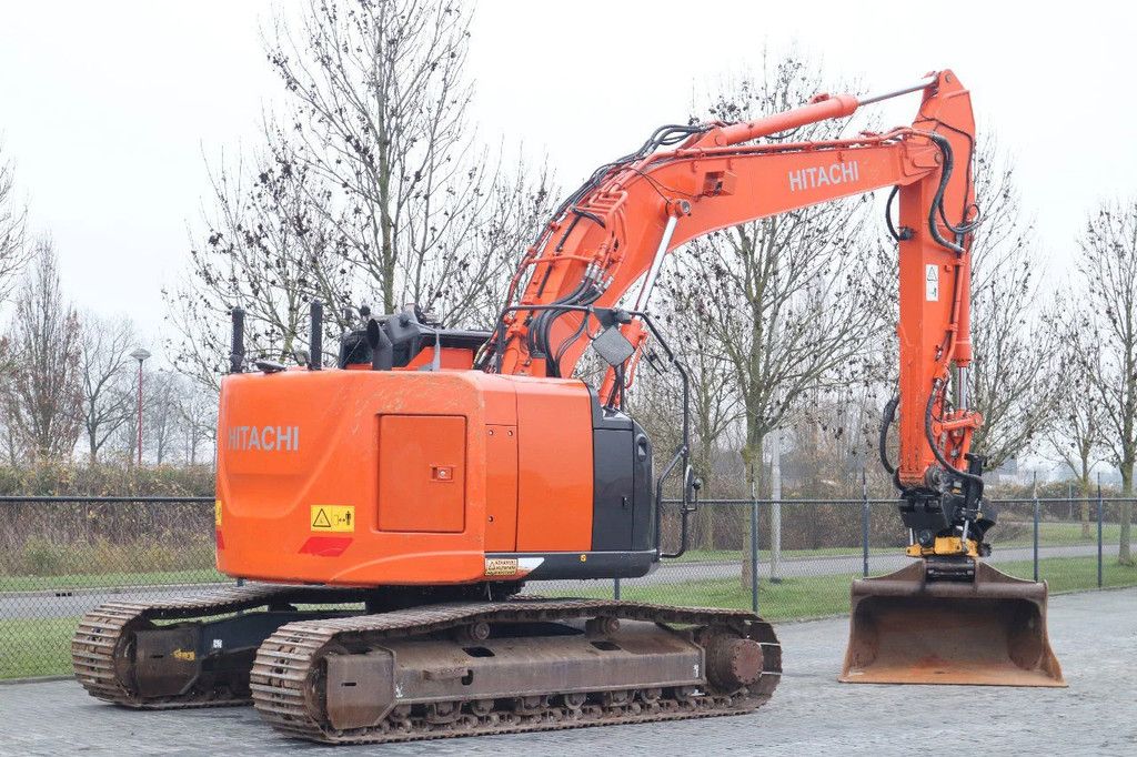 Hitachi ZX225 US LC-6 | ROTOTILT | BUCKET | GOOD CONDITION