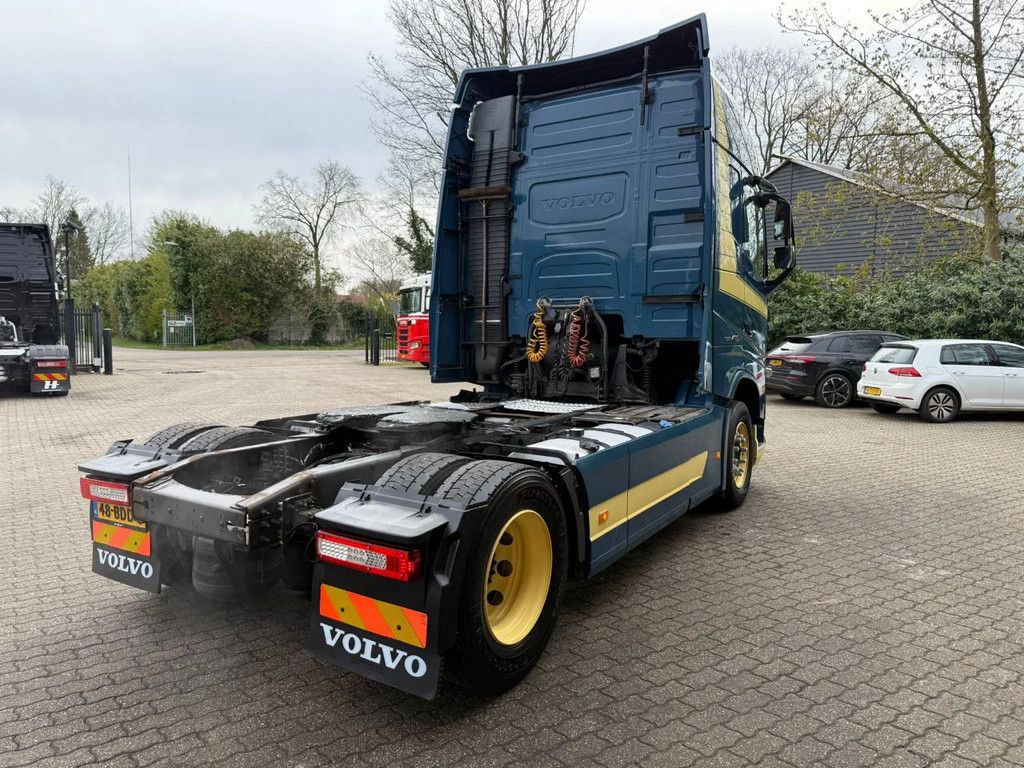 Volvo FH 460 4X2 Globetrotter XL 2x tank NL Truck VEB+ NL Truck APK/TUV 11-10-2026