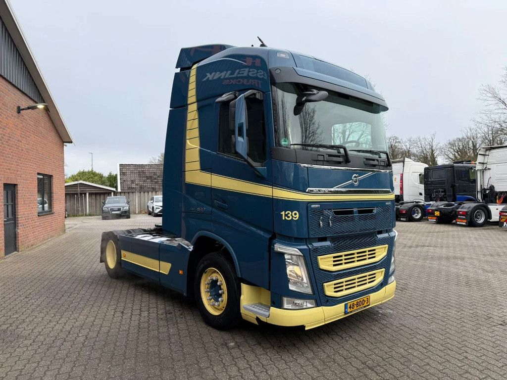 Volvo FH 460 4X2 Globetrotter XL 2x tank NL Truck VEB+ NL Truck APK/TUV 11-10-2026